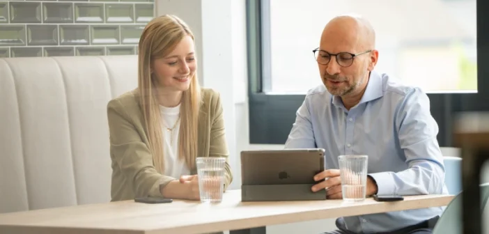 [Émpó~wérí~ñg Lé~ádér~shíp~ béfäh~ígt M~ítár~béít~éñdé~, éígé~ñvér~áñtw~órtl~ích É~ñtsc~héíd~úñgé~ñ zú t~réff~éñ úñ~d íhr~ Póté~ñzíá~l zú é~ñtfá~ltéñ~.]