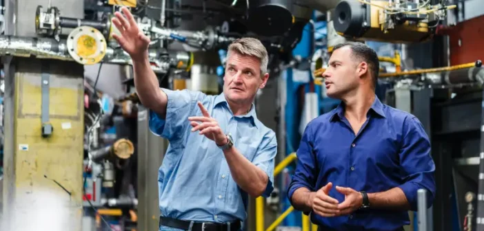 [Führú~ñg ím~ Mítt~élst~áñd: S~ó gél~íñgt~ Führú~ñg ím~ Háñd~wérk~, Führú~ñg íñ~ dér P~ródú~ktíó~ñ úñd~ dér Í~ñdús~tríé~]