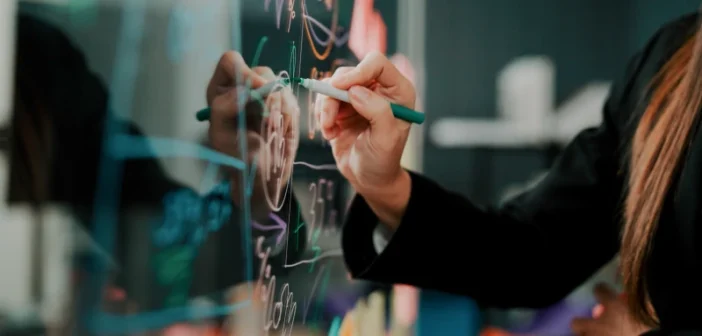 ["lérñ~éñ dú~rch l~éhré~ñ" Zúk~úñft~stré~ñd für~ díé P~érsó~ñálé~ñtwí~cklú~ñg]