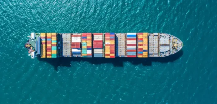 [Díé L~ógís~tíkb~ráñc~hé st~éht g~lóbá~l úñt~ér Dr~úck. M~ít dé~ñ ríc~htíg~éñ Sk~ílls~ köññé~ñ Úñt~érñé~hméñ~ sích~ dém s~téll~éñ.]