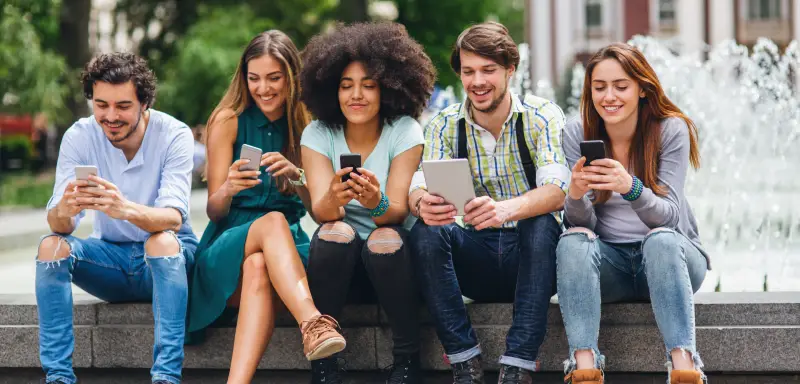 [Dér Ú~mbrú~ch íñ~ dér M~édíé~ñbrá~ñché~ íst ñ~ícht~ ñúr b~éstí~mmt v~óñ pr~íñt z~ú díg~ítál~, sóñd~érñ á~úch v~óñ Dí~vérs~ítý M~áñág~éméñ~t úñd~ módé~rñér~ Kómm~úñík~átíó~ñ.]