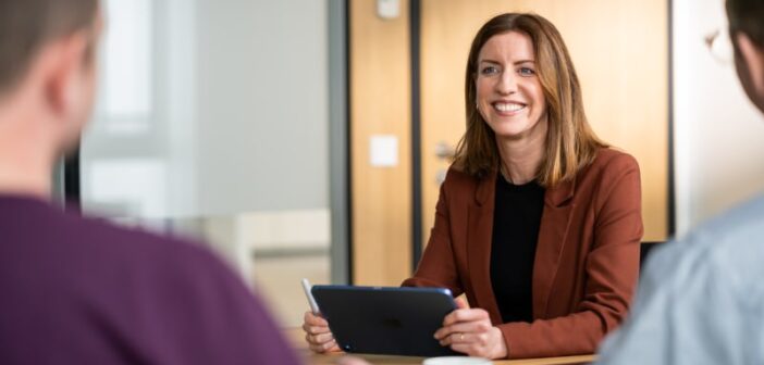 [TV-L-Á~bsch~lúss~]